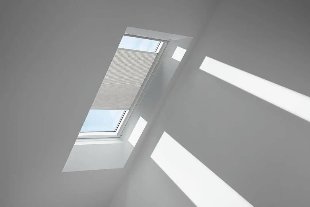 VELUX Standard-Wabenplissee FHC C02 1172S Lichtgrau,Schiene alu PG:P-FHCC021172S