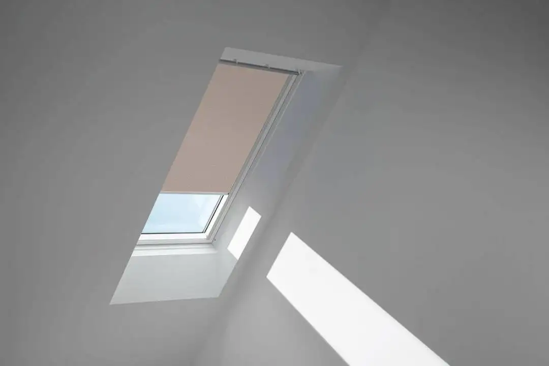 VELUX Verdunkelungsrollo DKL C02 4580S Helltaupe,Schiene alu PG:P-DKLC024580S