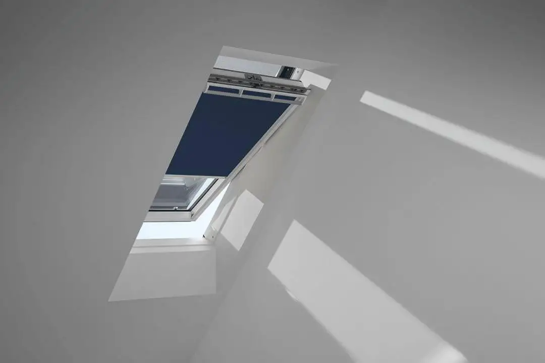 VELUX Vorteils-Set Verdunkelungsrollo mit Hitzeschutz DOP DOP C02 1100S Dunkelblau/Schwarz,Schiene alu PG:S-DOPC021100S