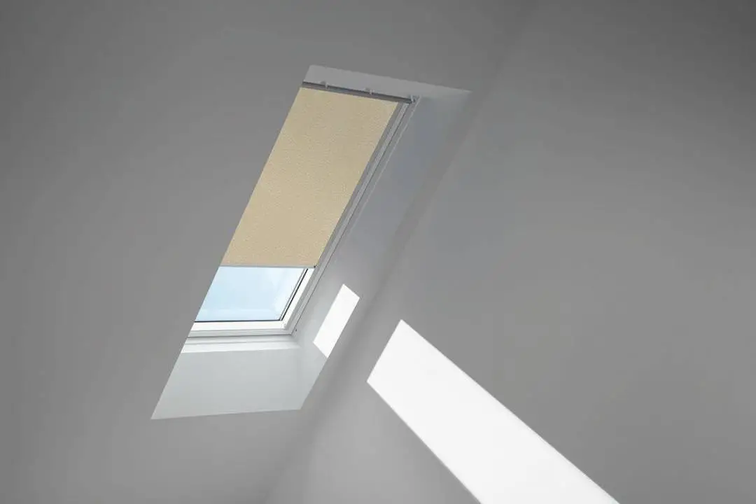 VELUX Verdunkelungsrollo DKL C02 4579S Sandbeige gep.,Schiene alu PG:P-DKLC024579S