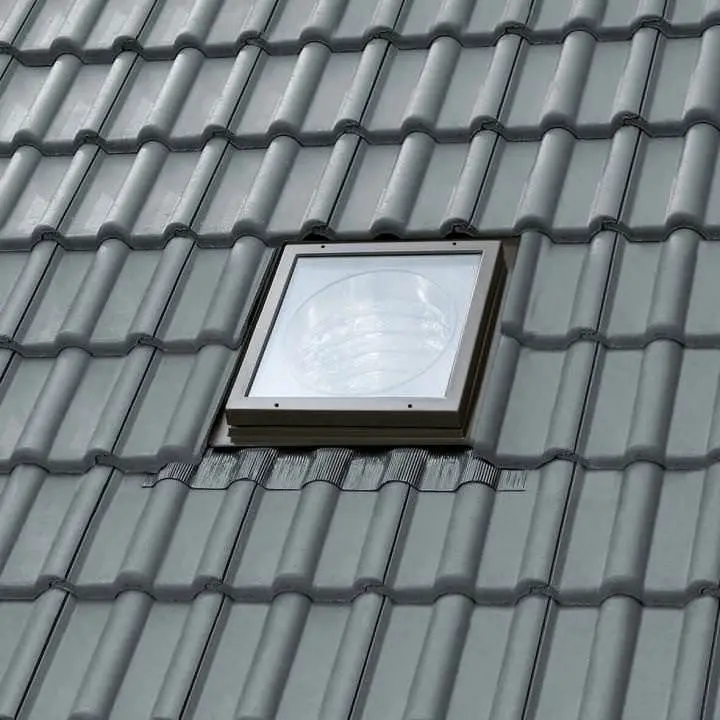 VELUX Tageslicht-Spot mit starrem Rohr u. 2 Kniegelenken, Länge 170 cm inkl. BFX u. BBX-TLR0K10SD0L1M