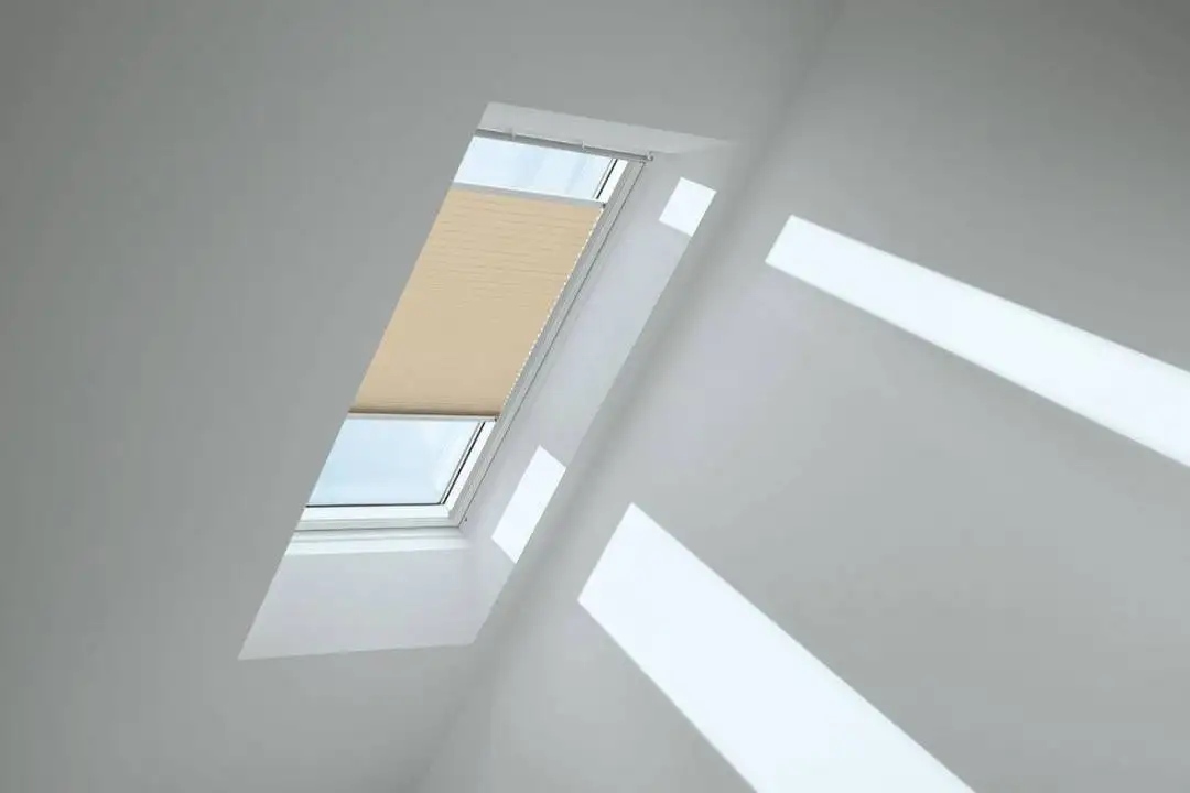 VELUX Standard-Plissee manuell FHL C02 1277S Sandbeige,Schiene alu PG:P-FHLC021277S
