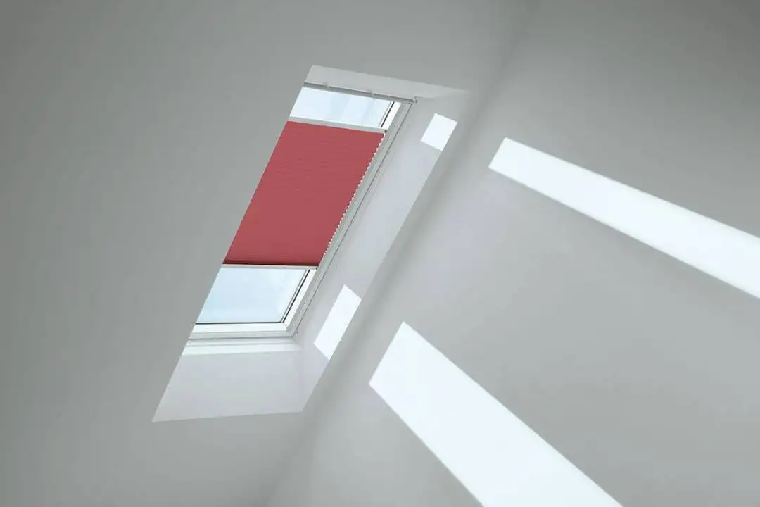VELUX Standard-Plissee manuell FHL C02 1279S Weinrot,Schiene alu PG:P-FHLC021279S