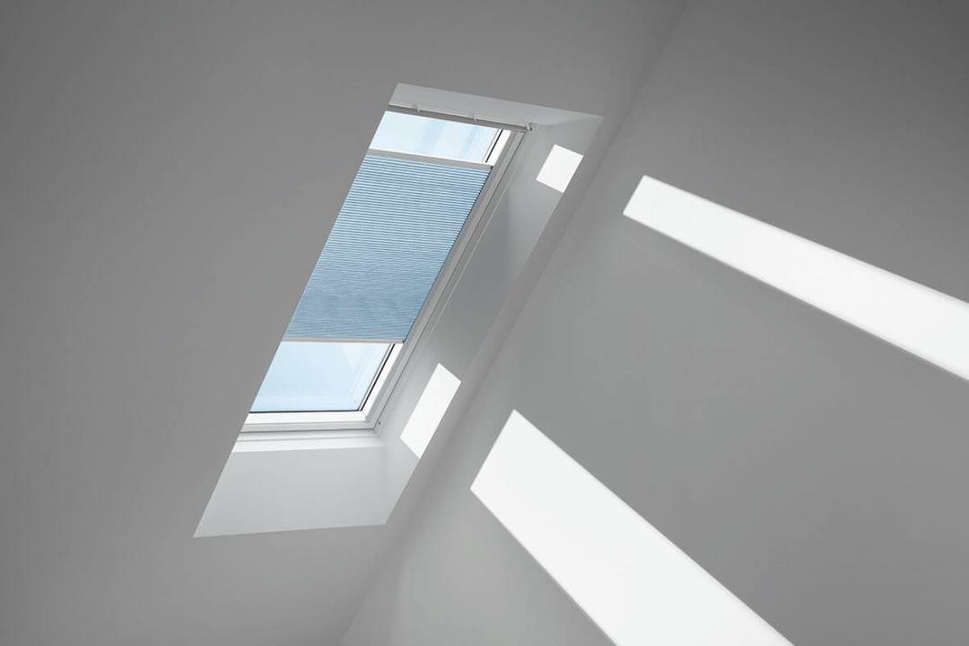 VELUX Standard-Wabenplissee FHC C02 1169S Gletscherblau,Schiene alu PG:P-FHCC021169S