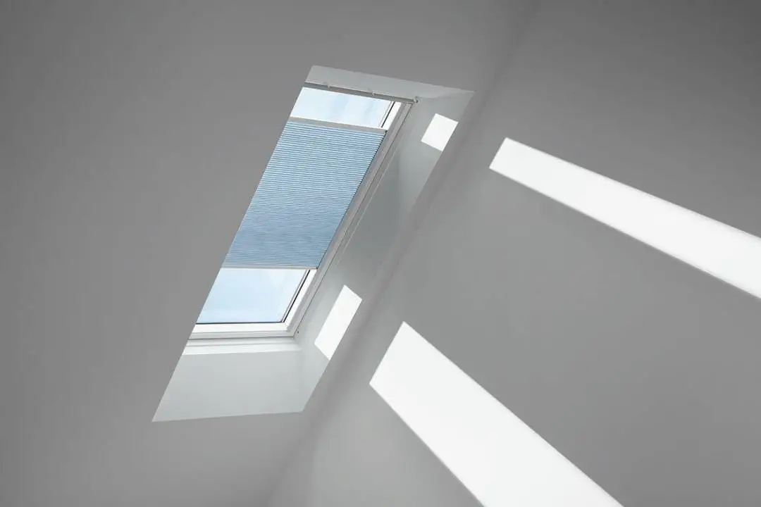 VELUX Standard-Wabenplissee FHC C02 1169S Gletscherblau,Schiene alu PG:P-FHCC021169S