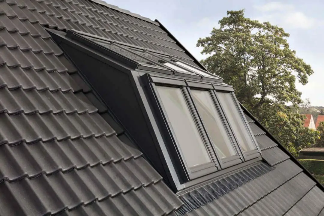 VELUX Kombi-Aufkeilrahmen neben- und übereinander Ziegel hoch EBW-EBWMK062022BKM
