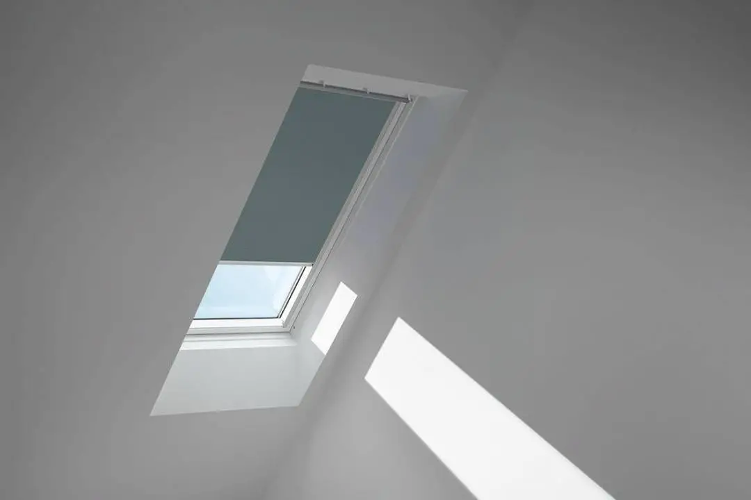 VELUX Verdunkelungsrollo DKL C02 4581S Blaugrau,Schiene alu PG:P-DKLC024581S