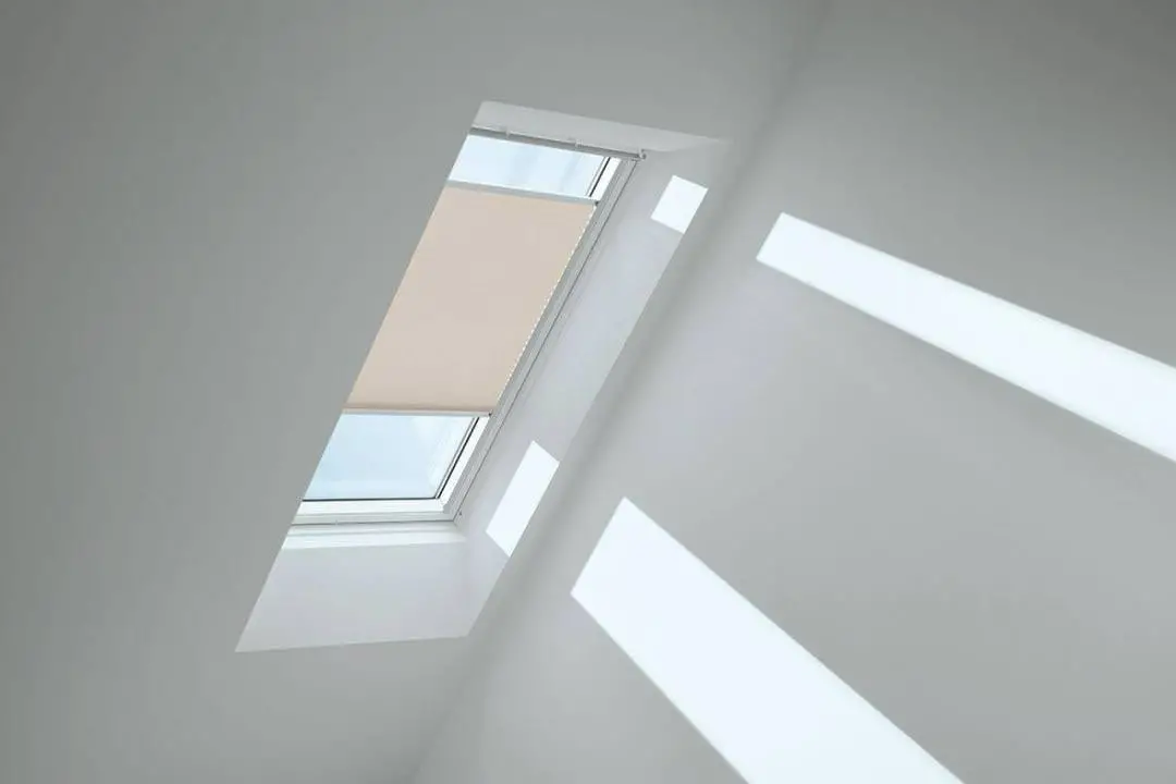 VELUX Standard-Plissee manuell FHL C02 1259S Hellbeige,Schiene alu PG:S-FHLC021259S