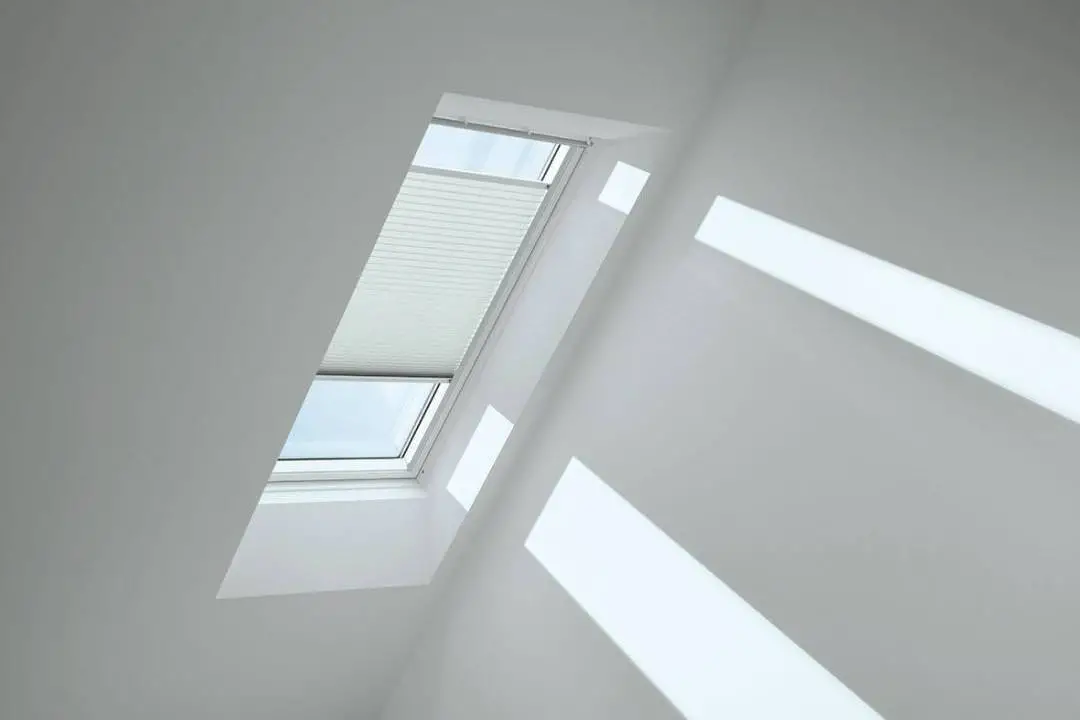 VELUX Standard-Plissee manuell FHL C02 1286S Denim,Schiene alu PG:P-FHLC021286S