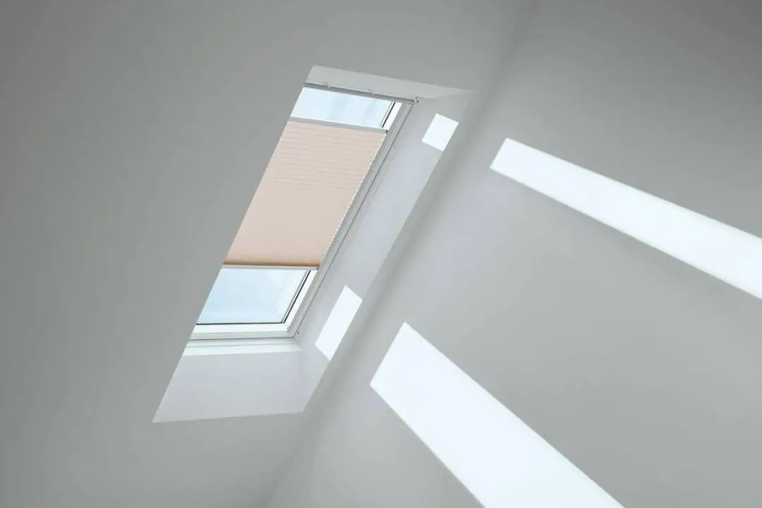 VELUX Standard-Plissee manuell FHL C02 1275S Leinen,Schiene alu PG:P-FHLC021275S