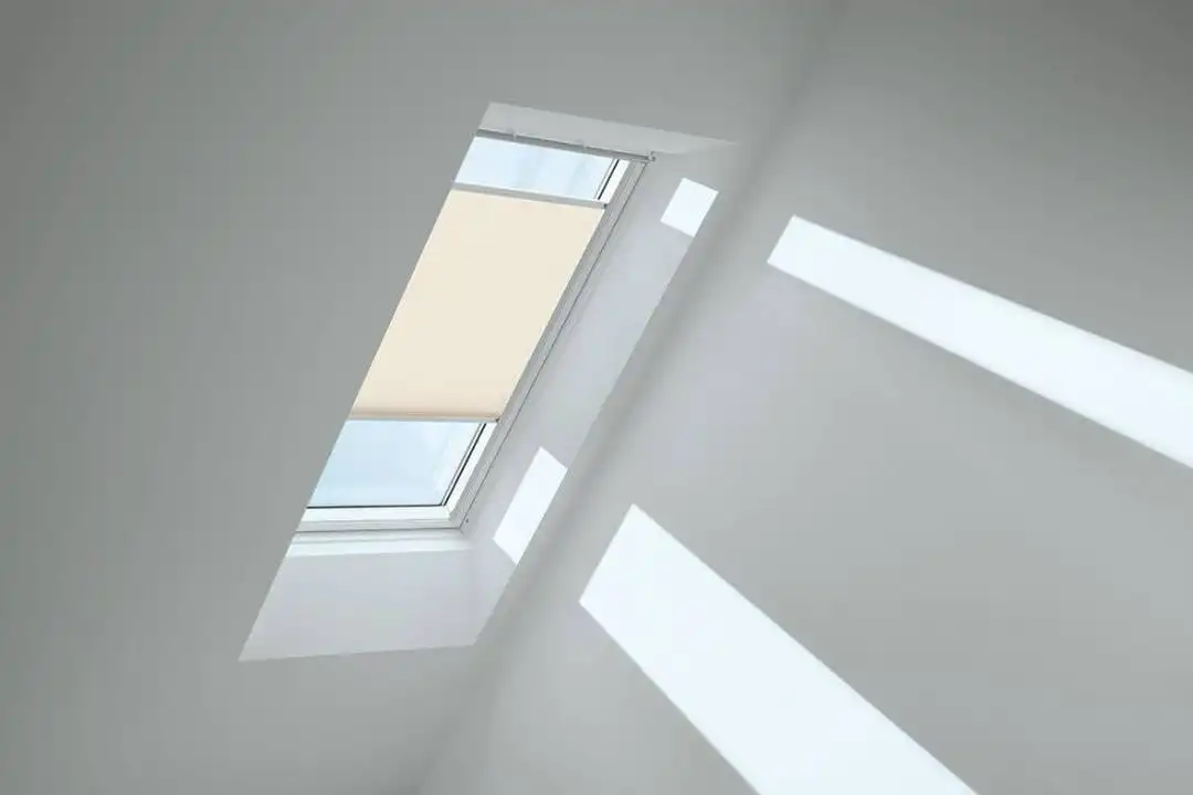 VELUX Standard-Plissee manuell FHL C02 1283S Champagner,Schiene alu PG:P-FHLC021283S