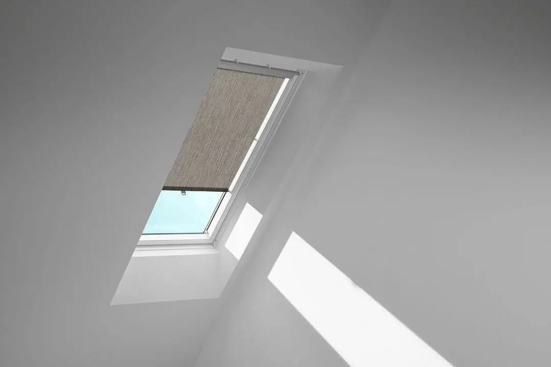 VELUX Sichtschutzrollo mit Haltekrallen RHL 100 4161 Grau,,Schiene alu PG:S-RHL1004161