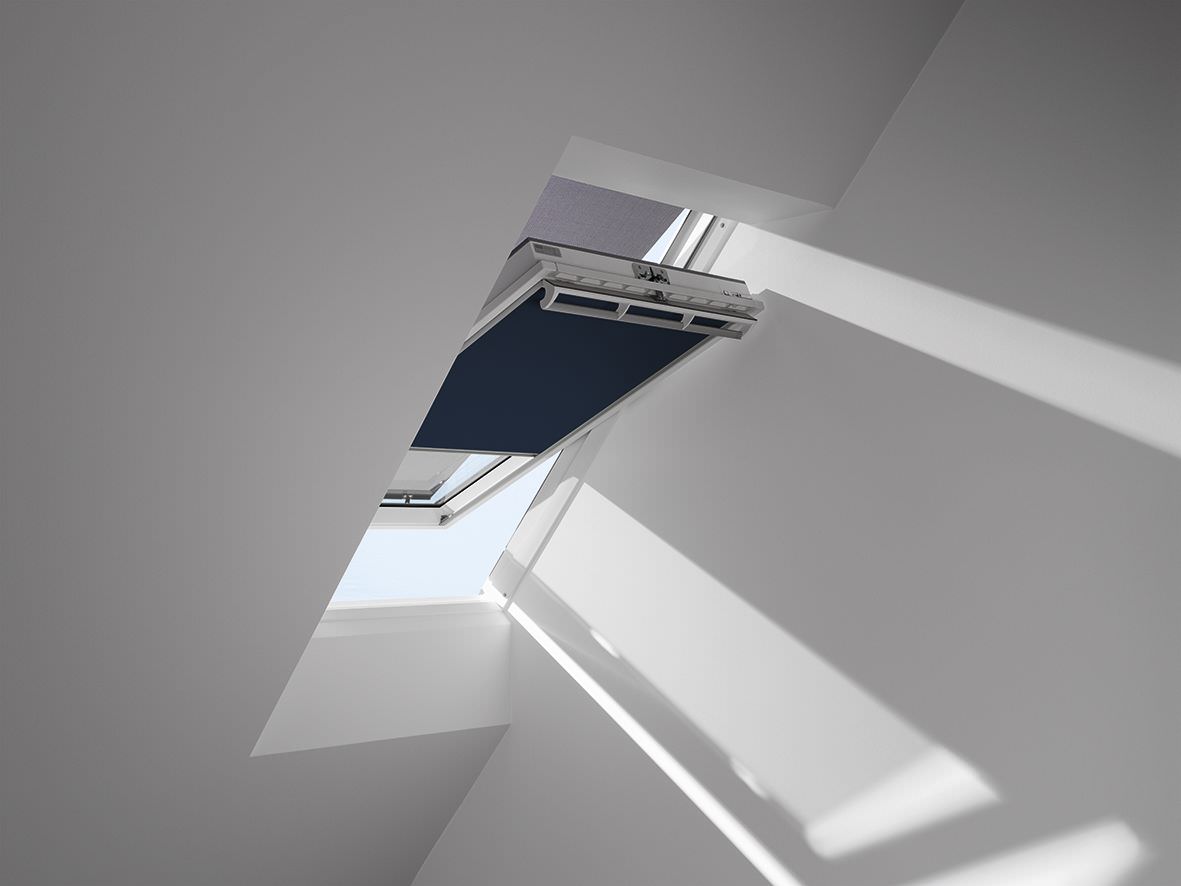 VELUX Vorteils-Set Sichtschutzrollo mit Hitzeschutzmarkise ROF C02 9050S Dunkelblau 9050, Schiene Alu Natur-ROFC029050S