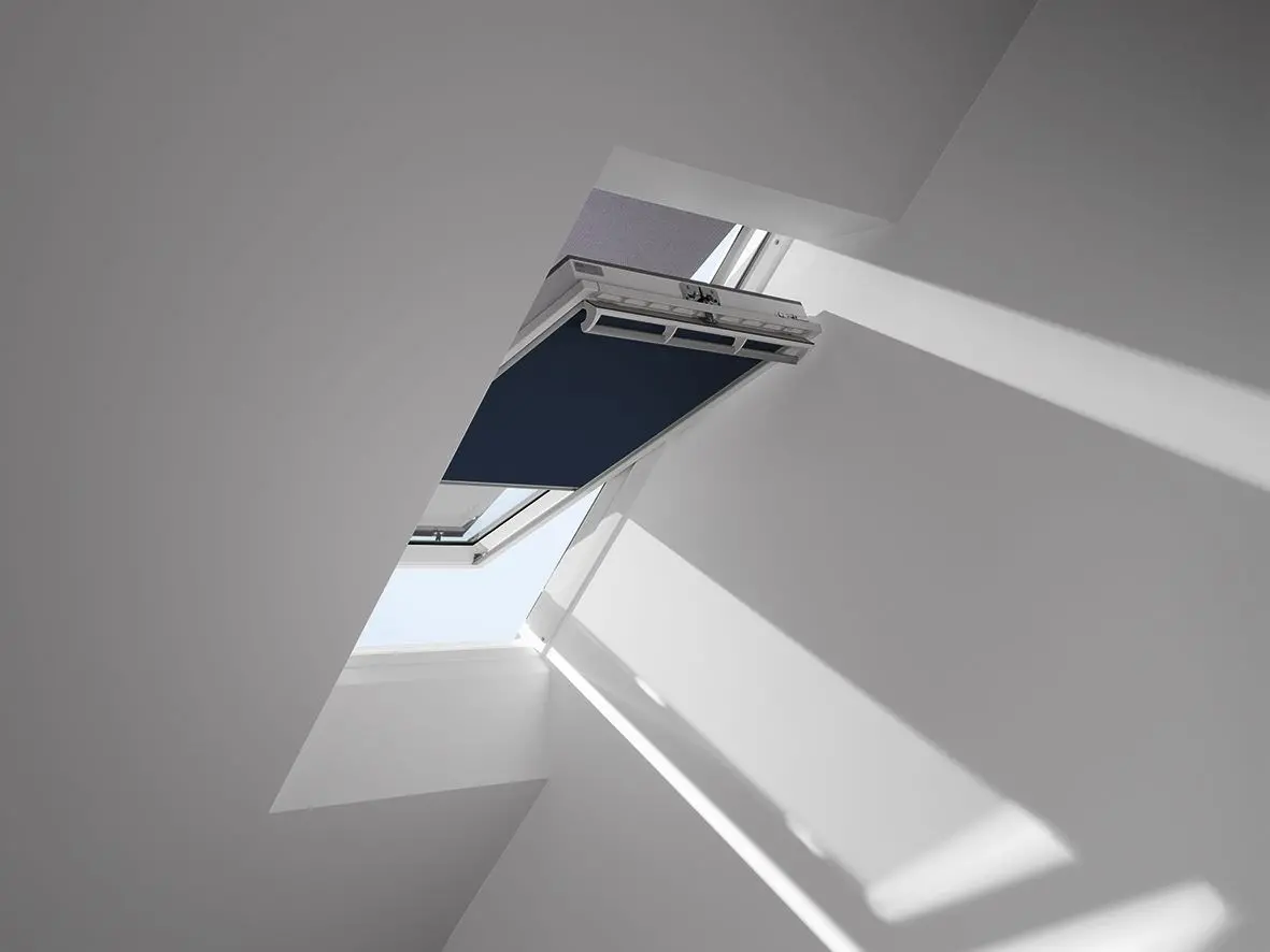 VELUX Vorteils-Set Sichtschutzrollo mit Hitzeschutzmarkise ROF C02 9050S Dunkelblau 9050, Schiene Alu Natur-ROFC029050S