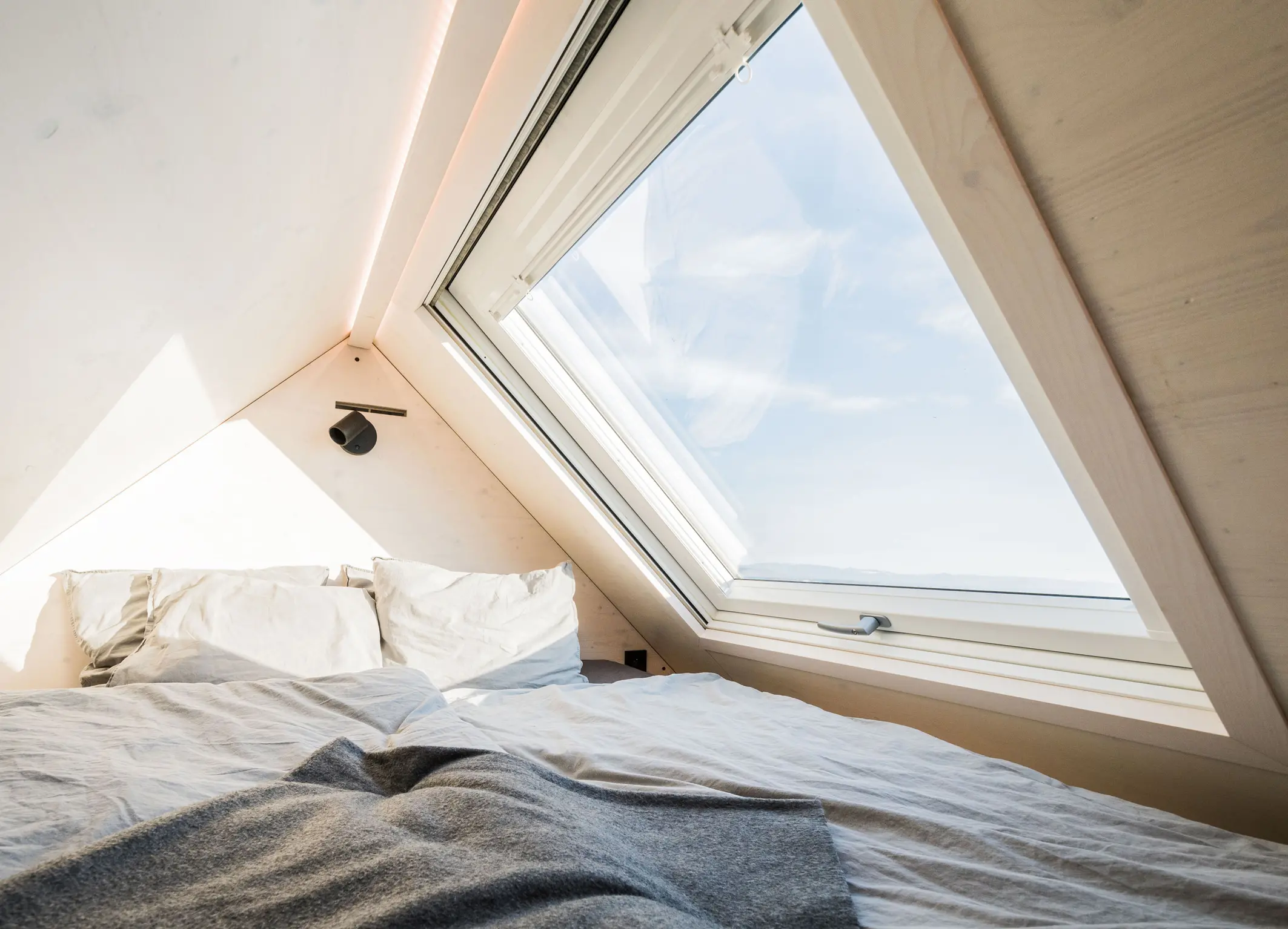 Roto Designo Heat: Revolution im Dachfenster-Segment
